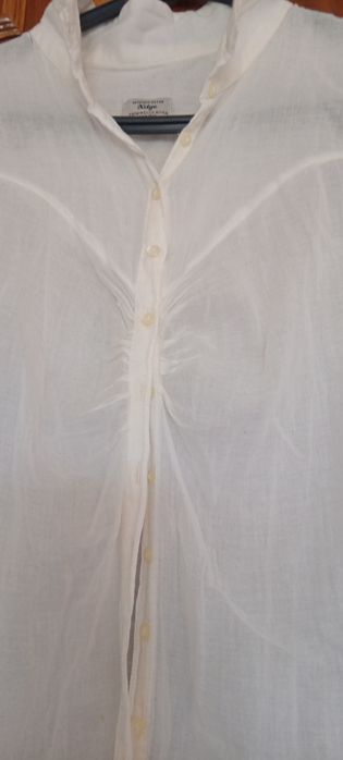 Camisa de linho, em beje