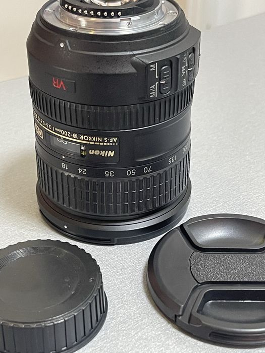 Nikon AF-S 18-200mm VR чудовий стан