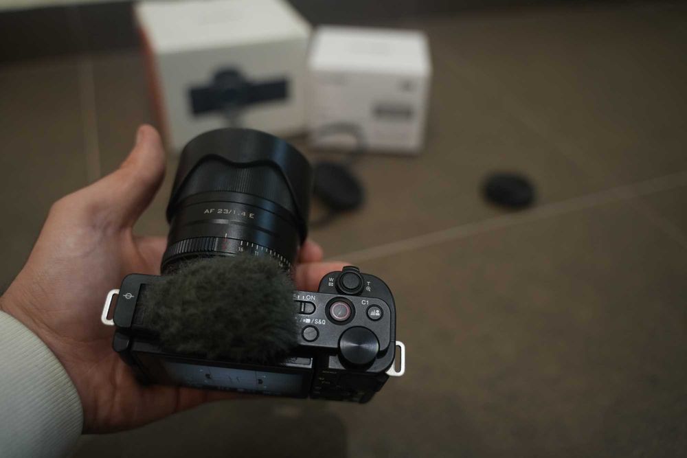 Sony Zve10 + Lente Viltrox 23mm f1.4 | + Extras