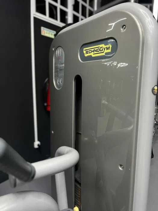 Low Row Technogym447378303211939844
