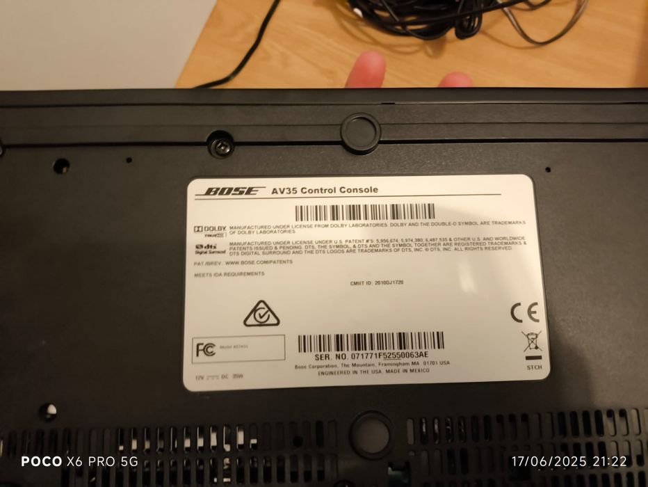 Projetor Epson 3D EH-TW9100W e sistema de som Bose lifestyle V35 5.1