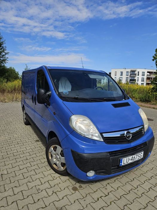 Opel Vivaro  100 % Sprawny  2012 rok 2.0 diesel