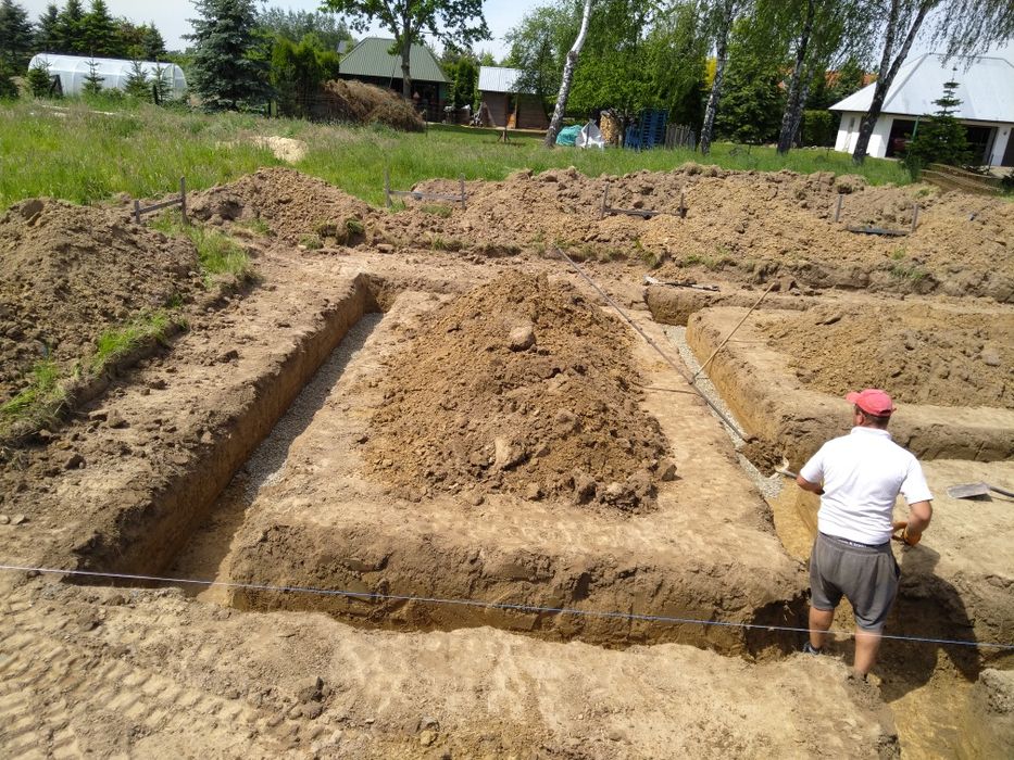 Usługi koparką obrotową Usługi minikoparką