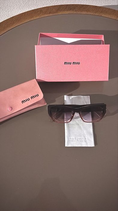 Óculos de sol Miu Miu novos, nunca usados