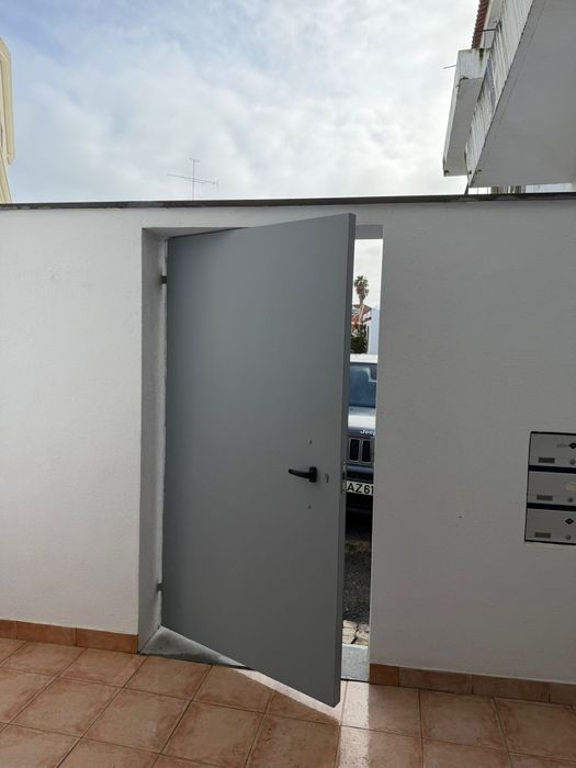 Portas portões grades e vedação
