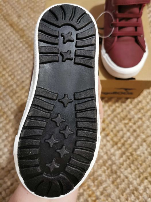 Ciepłe zimowe sneakersy Kangaroos 25 nowe