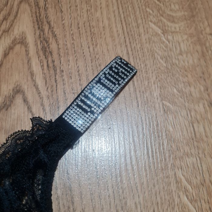 Victoria's Secret stringi majtki koronkowe logowane z cyrkoniami sexy