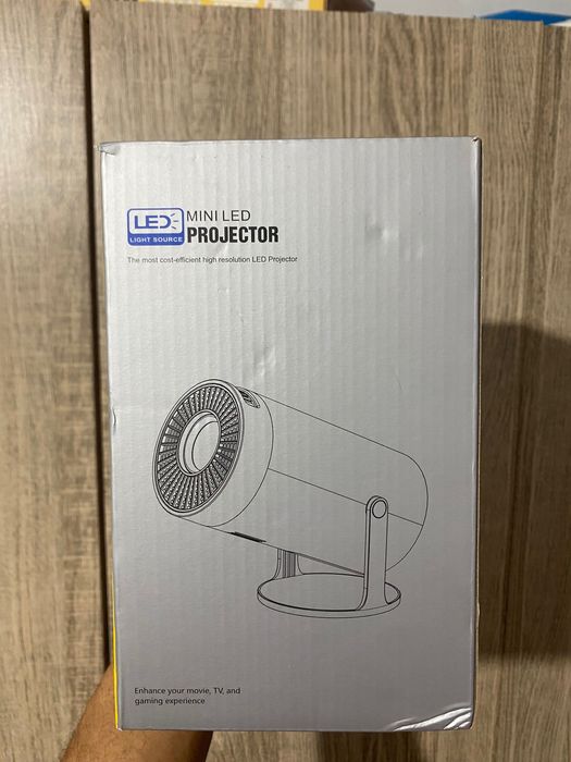 Mini led light source projector HD