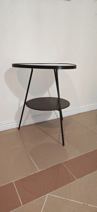 Vendo mesa com base de vidro