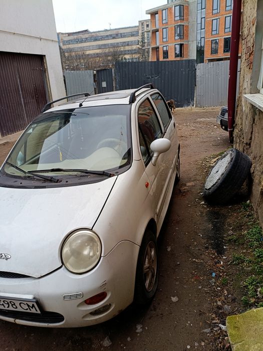 Продам гарний майже новий автомобіль