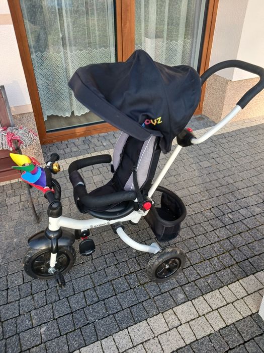 Rowerek dziecięcy trójkołowy.