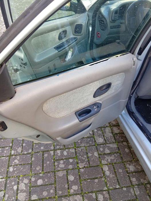 Ranualt Laguna 1.6 a GPL e gasolina