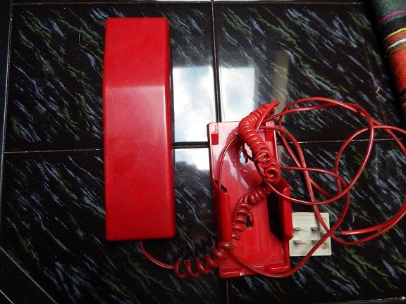 telefon na ścianę