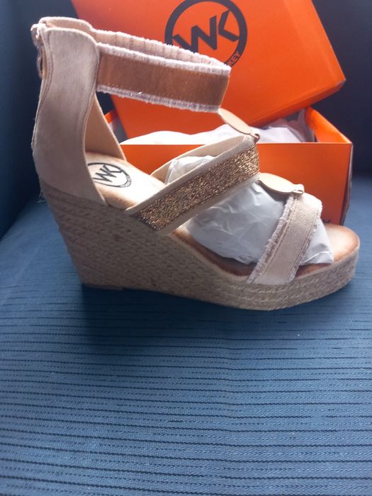 Sapato de marca  de senhora