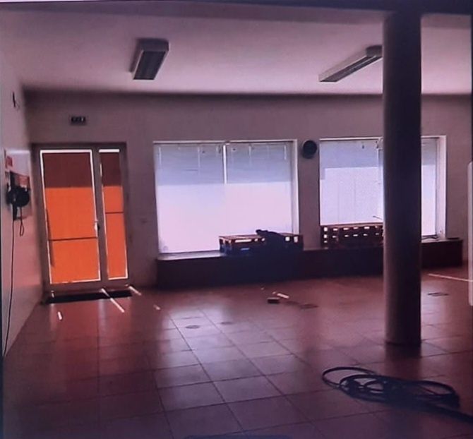 Aluga-se loja em Sobreira - Paredes