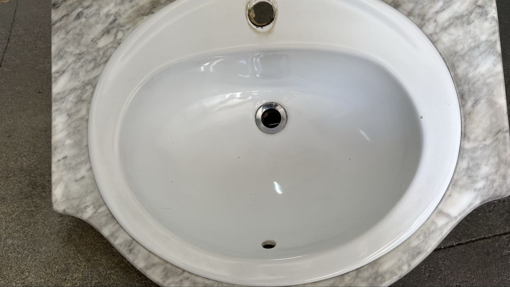 Lavatório com Bancada em Mármore | Branco | 58x73cm