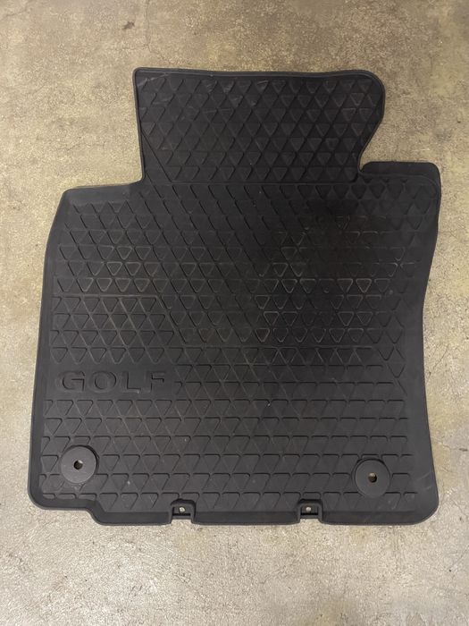 Jogo tapetes ORIGINAIS + proteção mala para VW GOLF VI