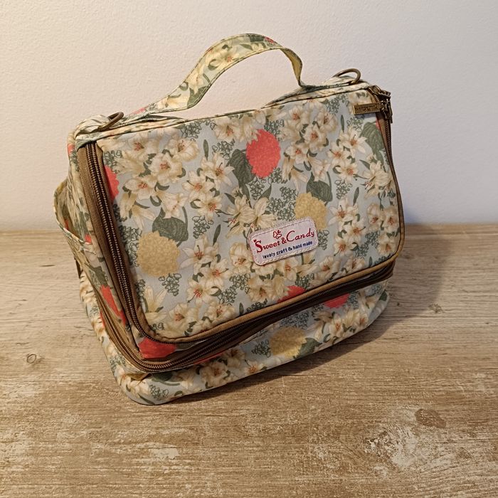 Lancheira de senhora