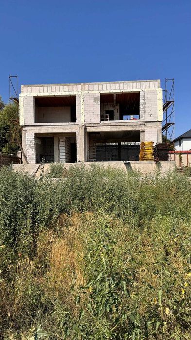 Продам дом на Червоном хуторе 2 этажный 7 соток