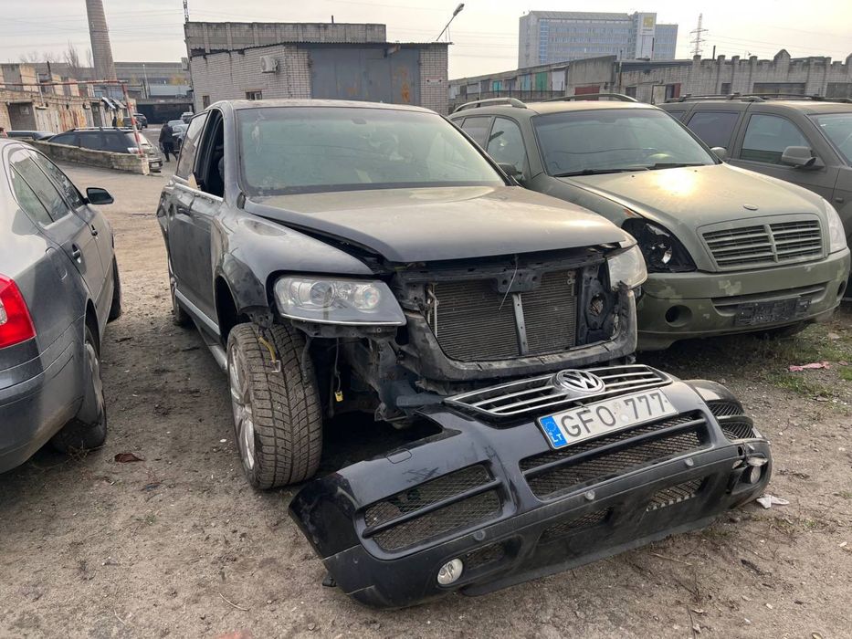 Двері Volkswagen Touareg 2006