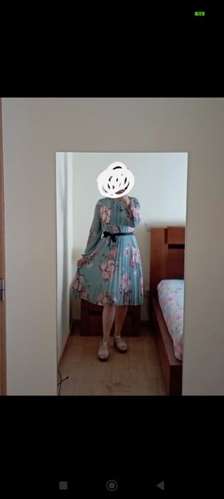 Vestido colorido plissado