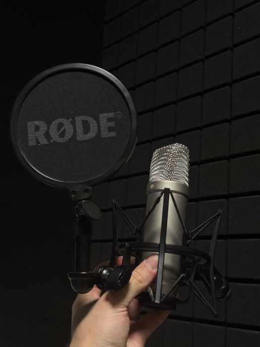 Микрофон Rode NT1A (не Neumann, AKG)