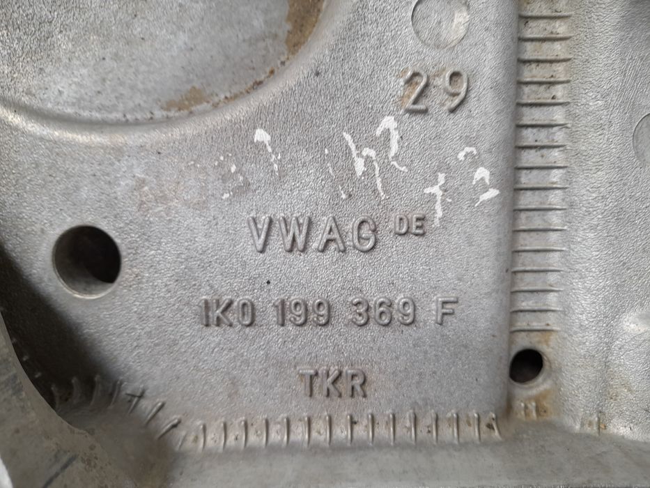 Charriot frente SEAT Leon (1P1)