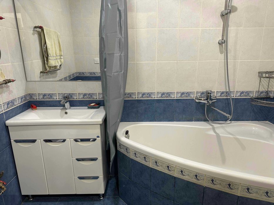 (5) Продам 2к квартиру на вул.Пирогова 4422