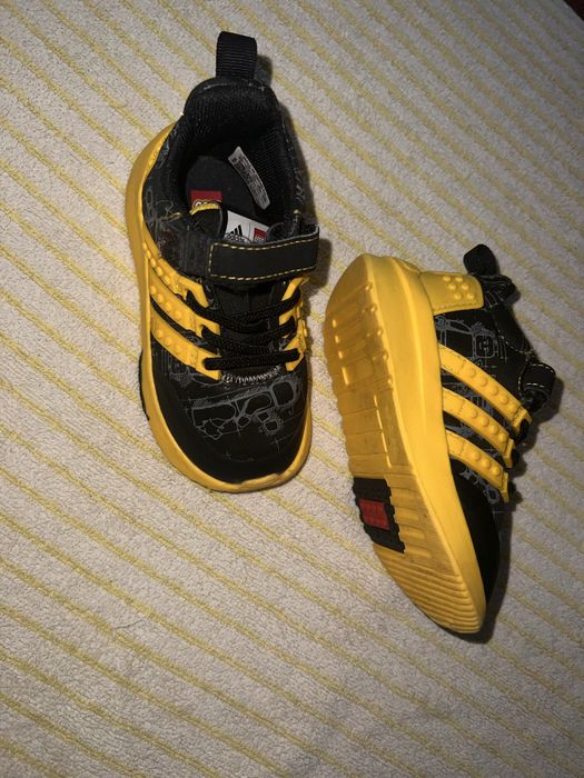 Ténis Adidas Edição LEGO (Tam. 22)