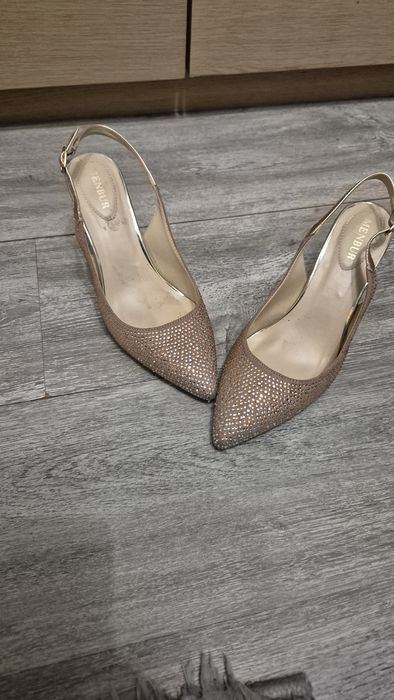 Szpilki Menbur 38z cyrkoniami kryształki wesele rose gold beżowe