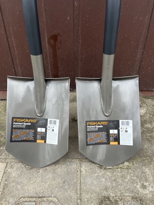 Лопата штикова Fiskars Ergonomic