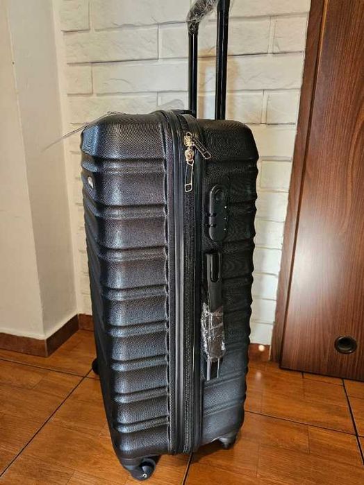 *NOWA* WALIZKA TURYSTYCZNA podróżna materiał ABS mocna wytrzymała