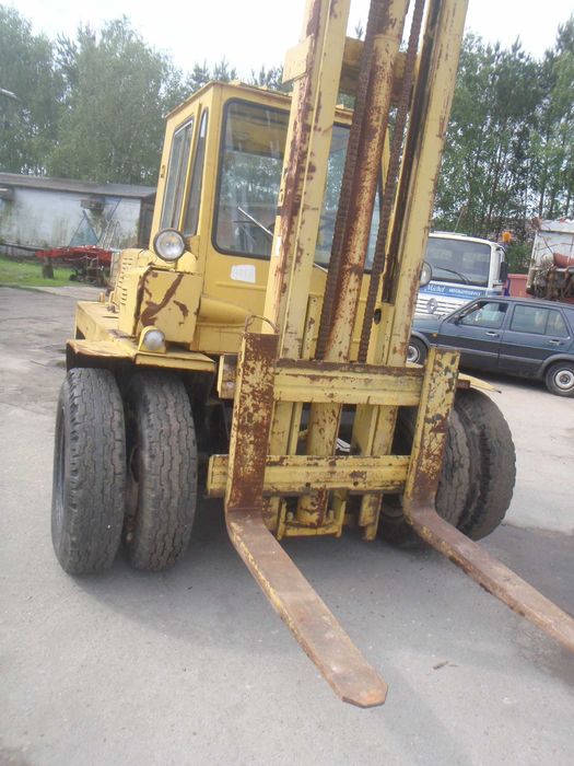 wózek widłowy terenowy