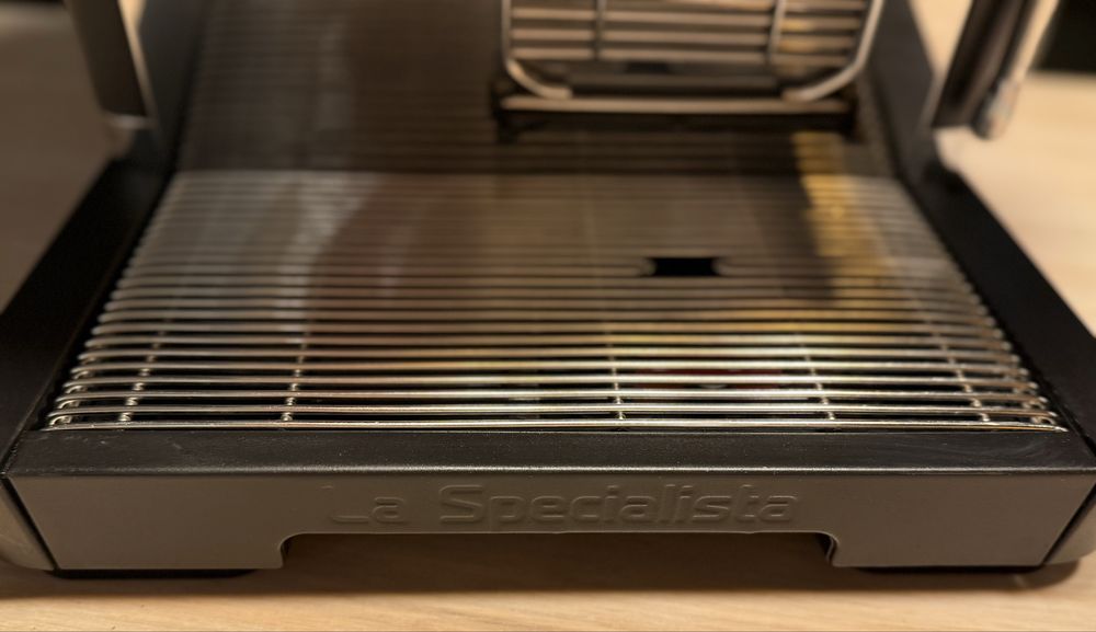 Ekspres kolbowy z mlynkiem Delonghi La specialiasta