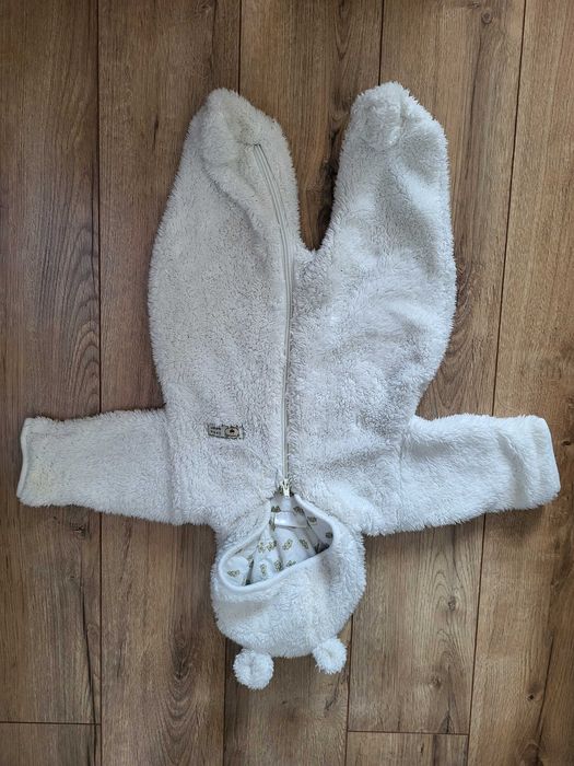Kombinezon 0-2mies r. 50/56 biały miś kaptur z uszkami zimowy chrzest