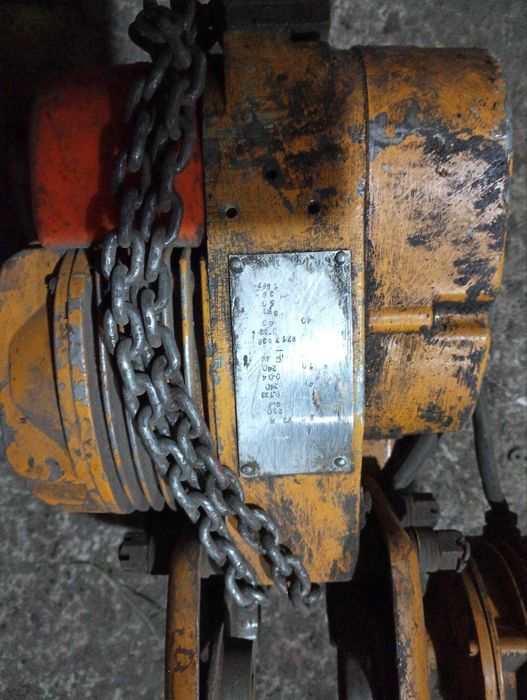 Тальфер електричний та сверлильний станок