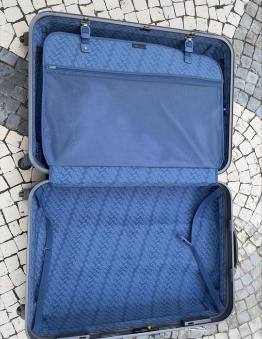 Mala de viagem da Delsey preta