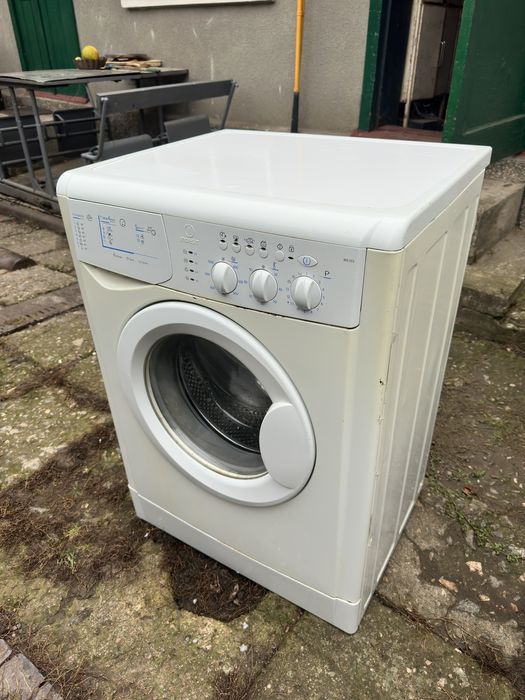 Пральна машина indesit