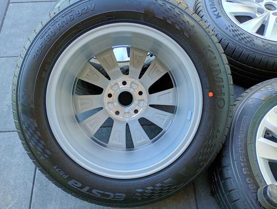 Nowe Koła Oryginalne SKODA OCTAVIA IV "16" Alufelgi + Opony Kumho DEMO 5x112