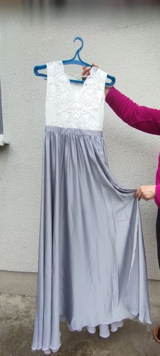 Вечірня атласна сукня з паєтками та бісером