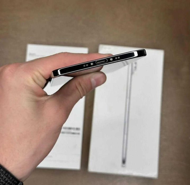 iPhone Air, 1 ТБ, eSIM