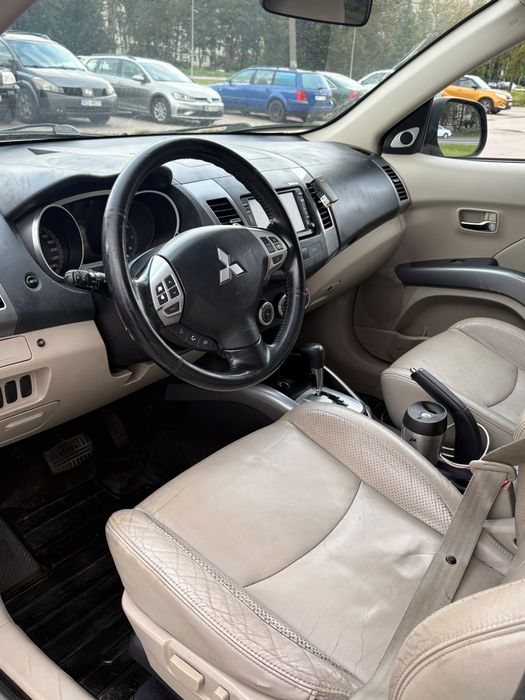 Mitsubishi Outlander XL 2.4