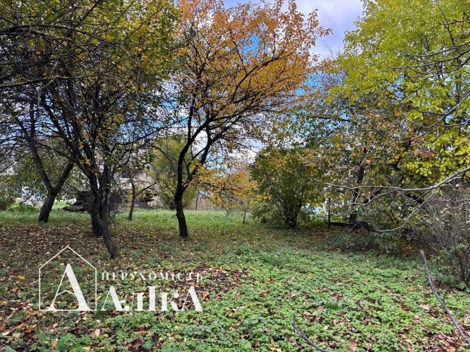 Продам будинок біля міста