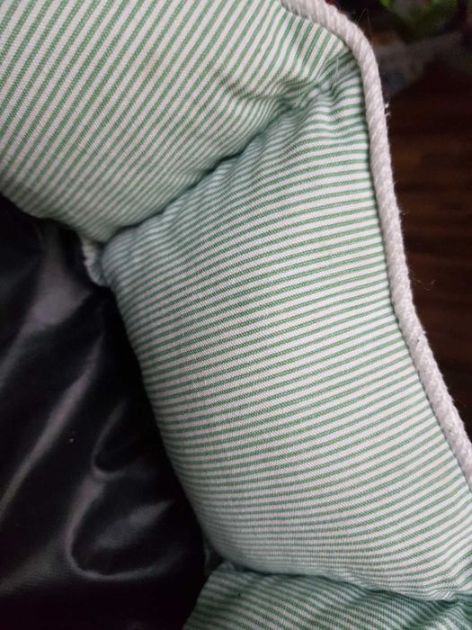 Legowisko dla psa kota w zielone paski Paw Prints wyjmowana poduszka