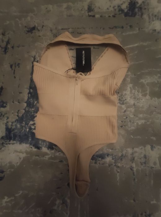 Нове сексуальнее боді PrettyLittleThing в рубчик, Розмір S (EUR 36)