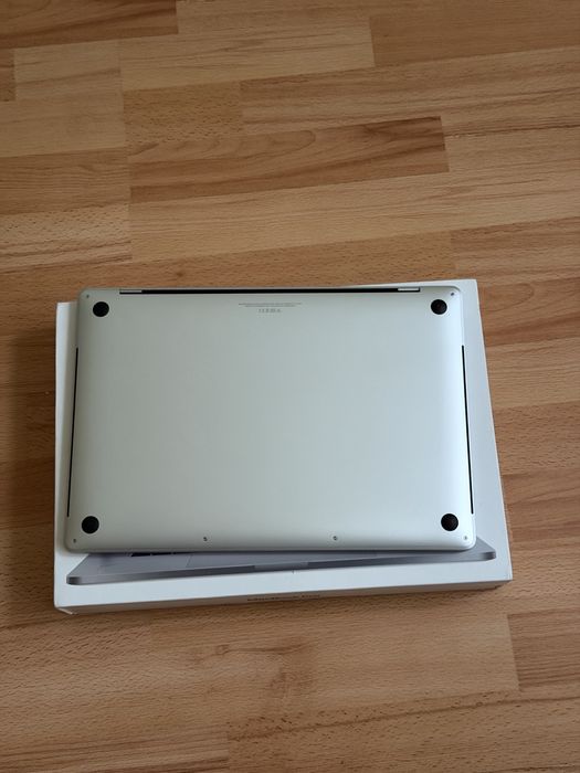 MacBook Pro 16 2019 i7 / 16 GB / 512 GB Silver