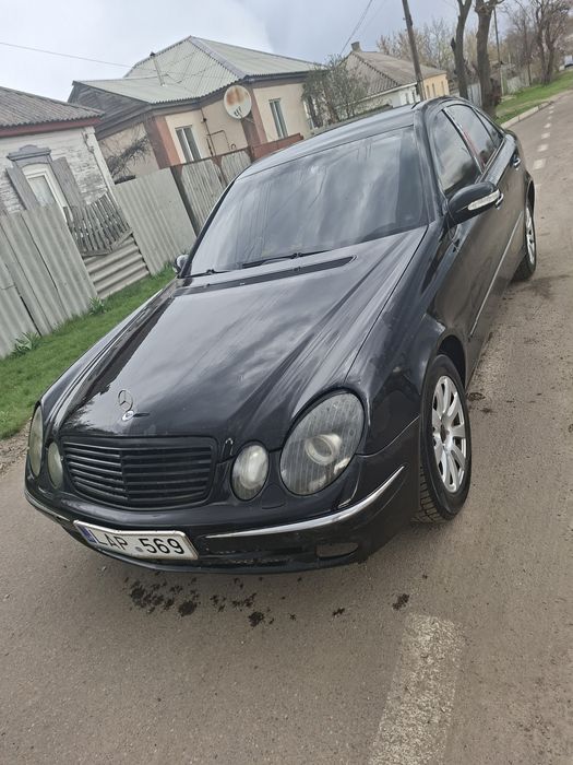 Мерседес  W211 E320 tdi.
