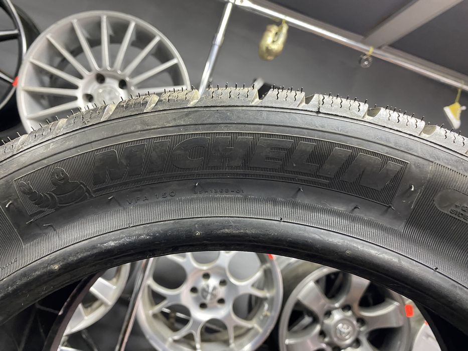 245 710 R490 pax новые 2шт броня  245 710 R 490 AC michelin под бандаж