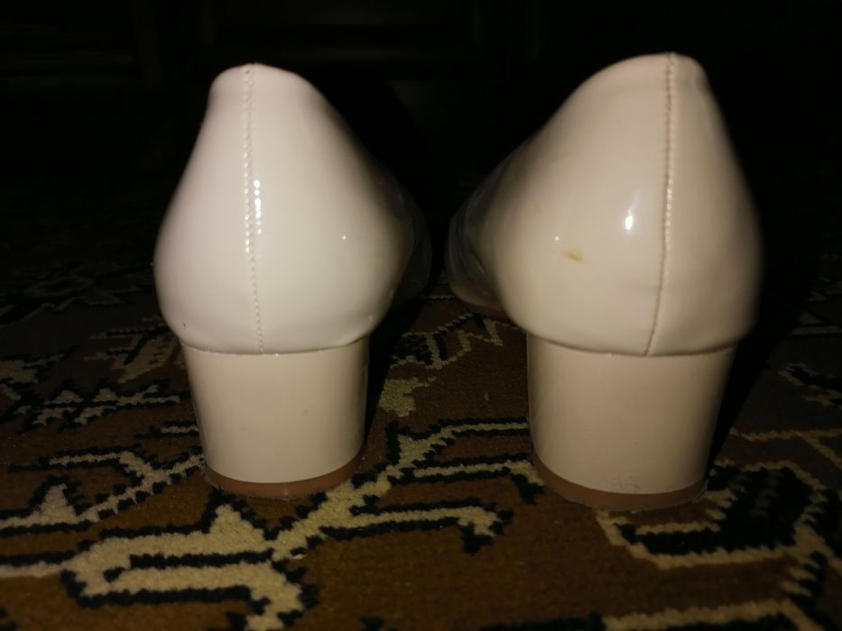 Продам женские туфли