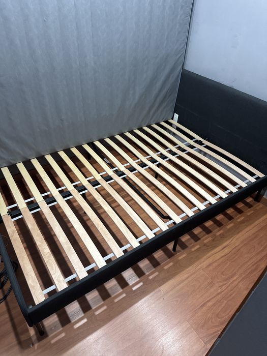 Cama e colchão IKEA